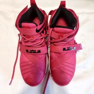 Nike Lebron James Pink Youth 4  Sneakers